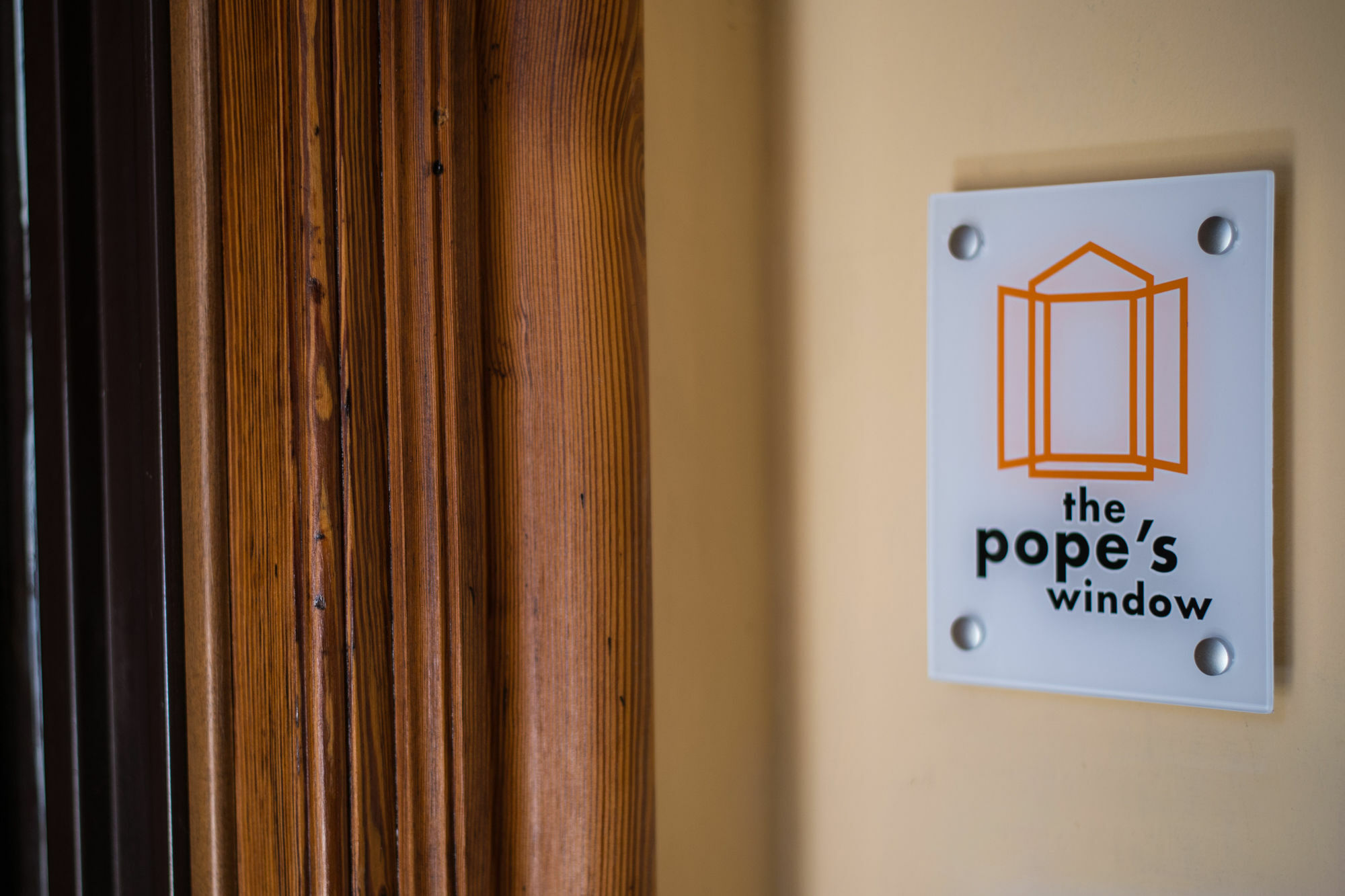 The Pope's Window Rom